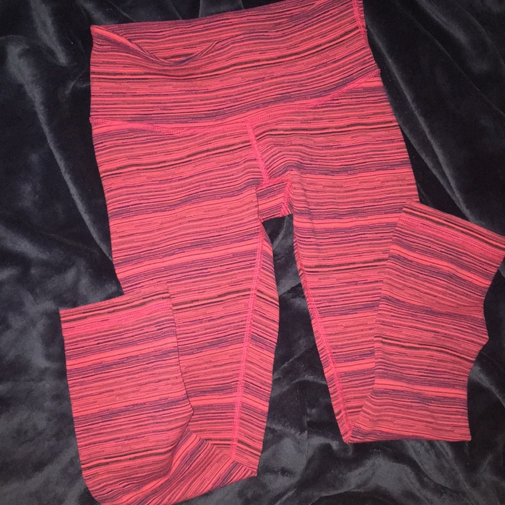 Lululemon crops size 2